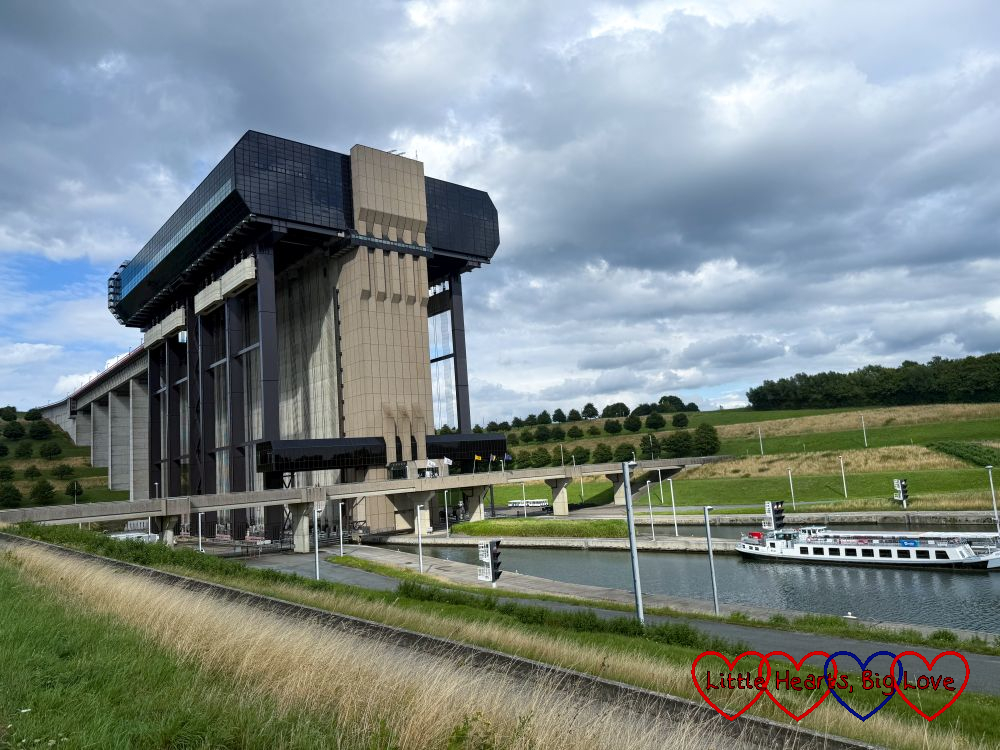 The Strépy-Thieu boat lift