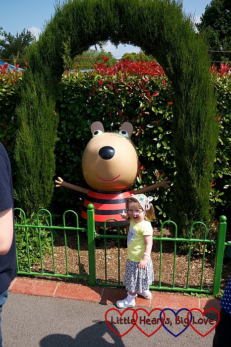 A day out at Peppa Pig World - Little Hearts, Big Love