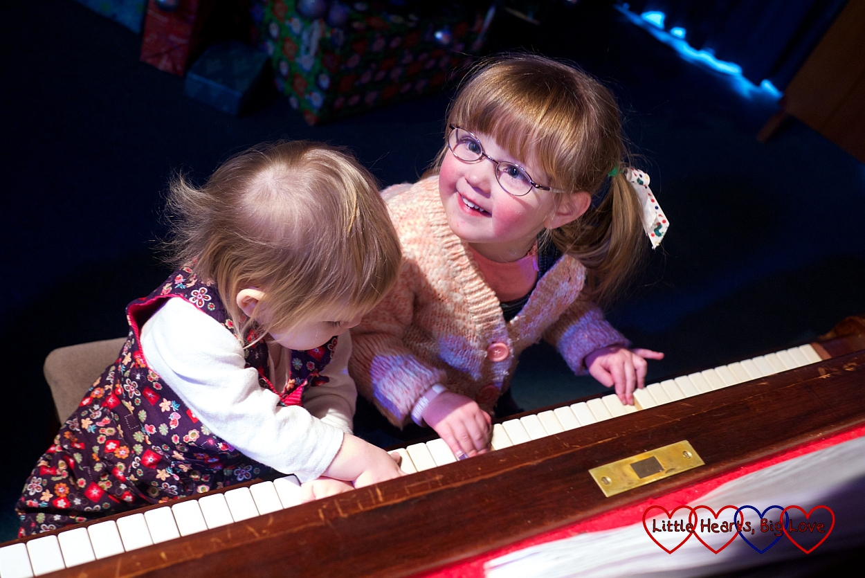 A Little Christmas concert - Little Hearts, Big Love