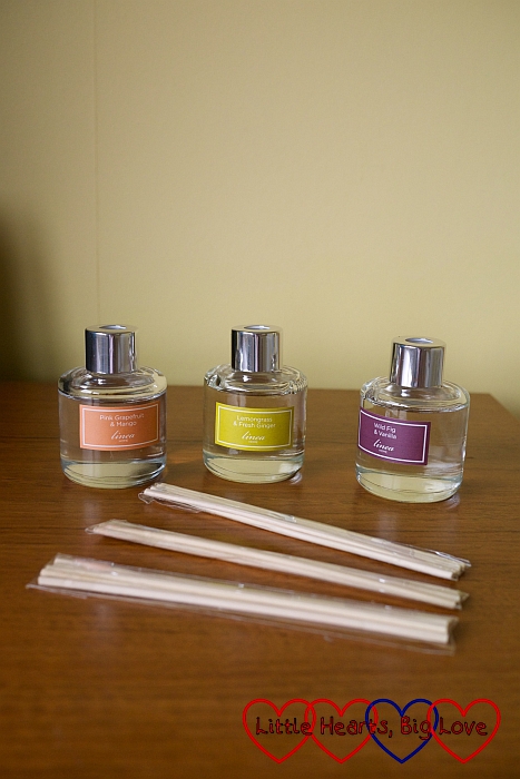 Linea mini-reed diffuser trio: review and giveaway - Little Hearts, Big Love