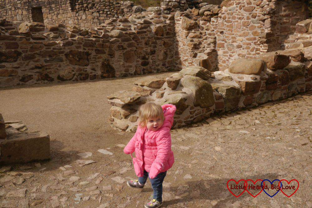 Urquhart Castle - Little Hearts, Big Love