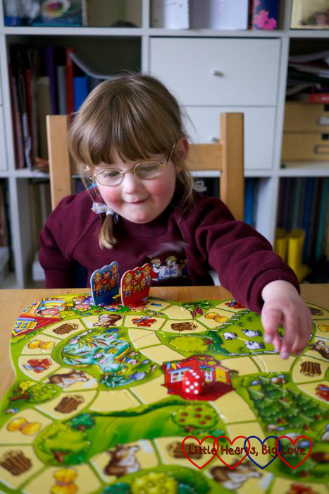 Review: The Three Little Pigs board game - Little Hearts, Big Love