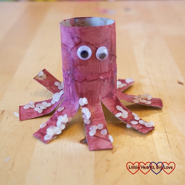Sea-themed crafts for preschoolers - Little Hearts, Big Love