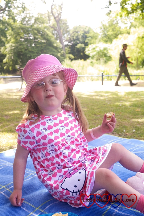 A picnic at Herschel Park - The Friday Focus 03/07/15 - Little Hearts, Big Love