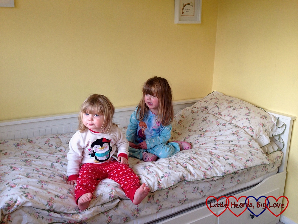 Our new day bed - The Friday Focus 19/02/16 - Little Hearts, Big Love