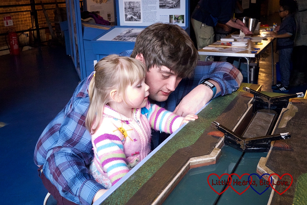 Learning how locks work at the London Canal Museum - The Friday Focus 18/03/16 - Little Hearts, Big Love