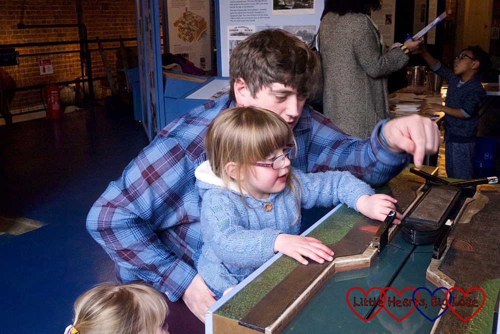 Learning how locks work - London Canal Museum Family Science Challenge Day - Little Hearts, Big Love