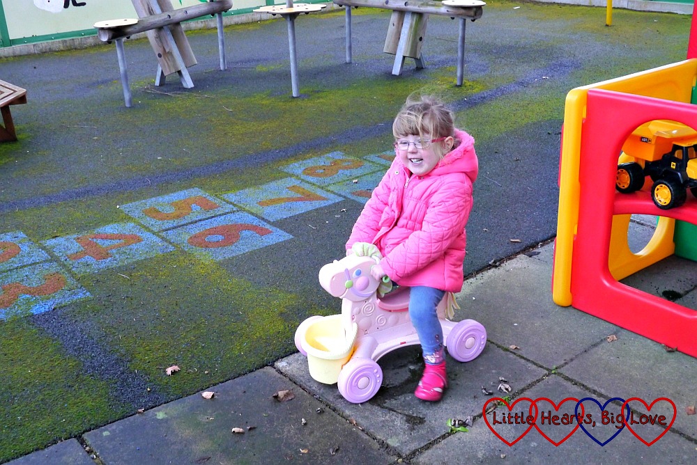 Outdoor play in hospital - Little Hearts, Big Love