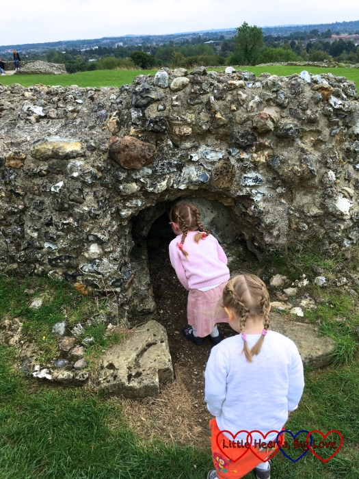Jessica and Sophie finding tunnels to explore