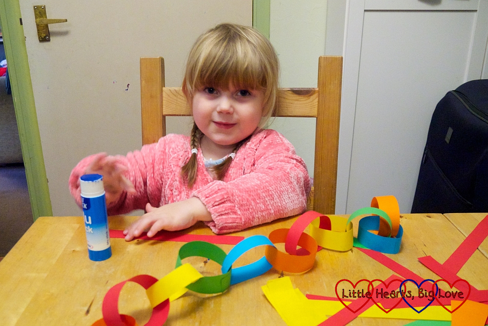 Sophie with her paper chain
