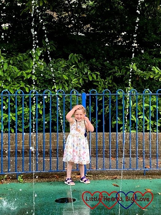 Sophie hat the splash park
