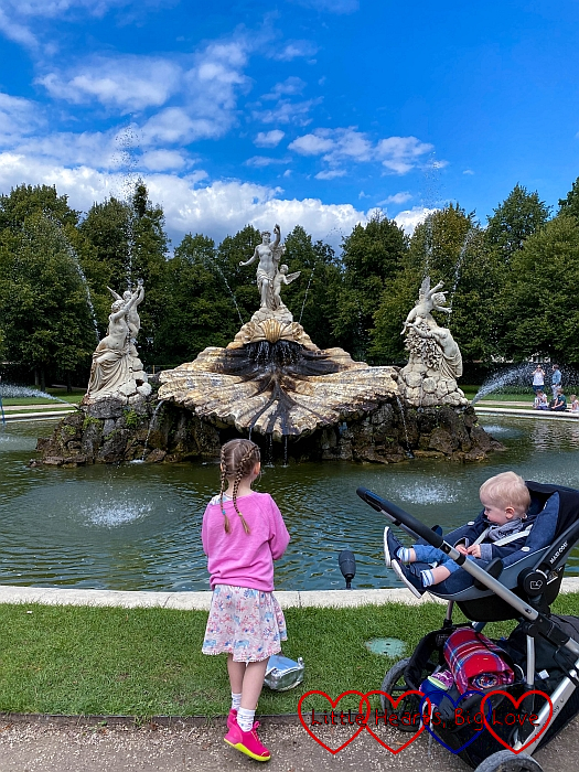 Sophie and Thomas looking at the Fountain of Love at Cliveden